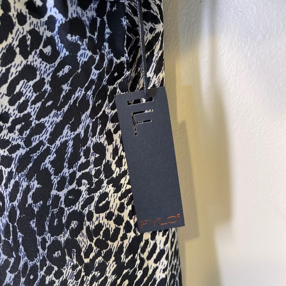 FYLO | NWT Animal Print Button Collared Blouse - Picture 13 of 15